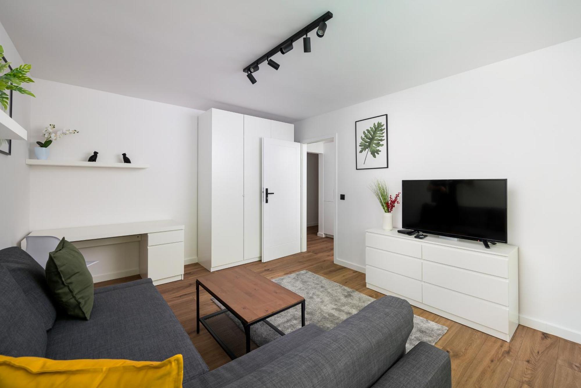 Metro Ksiecia Janusza Comfort Apartment *