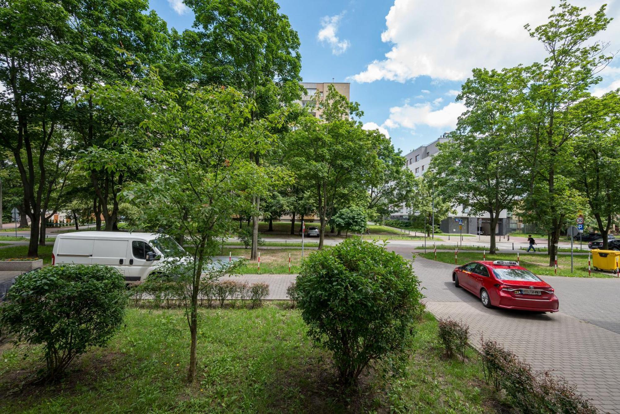 Metro Ksiecia Janusza Comfort Apartment Warsaw